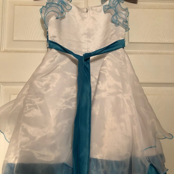 Little Girl’s Dress - Picture 2 of 5